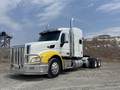 Peterbilt 579 Tri Axle Sleeper Semi Truck - Raised Roof Sleeper, Cummins 605HP, 18 Speed Manual