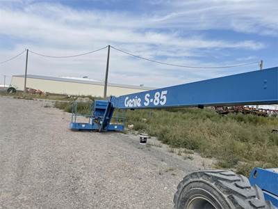 Genie S-85 Telescopic Boom Lift - 85ft Working Height
